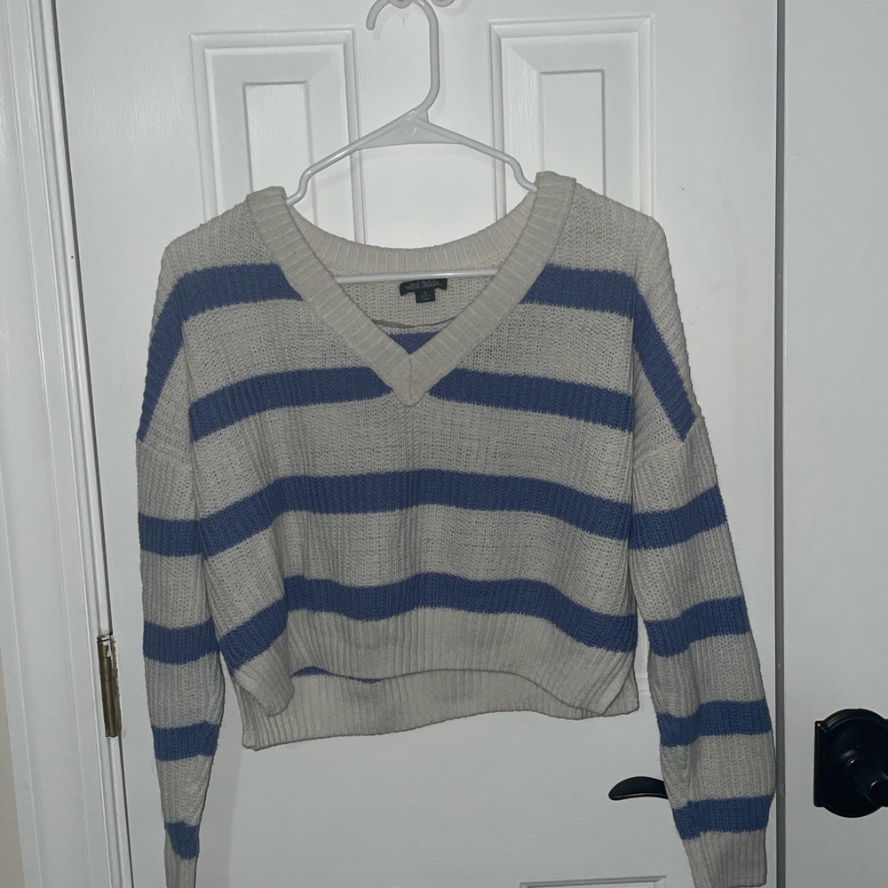 Target long sleeve with white a blue stripes, M